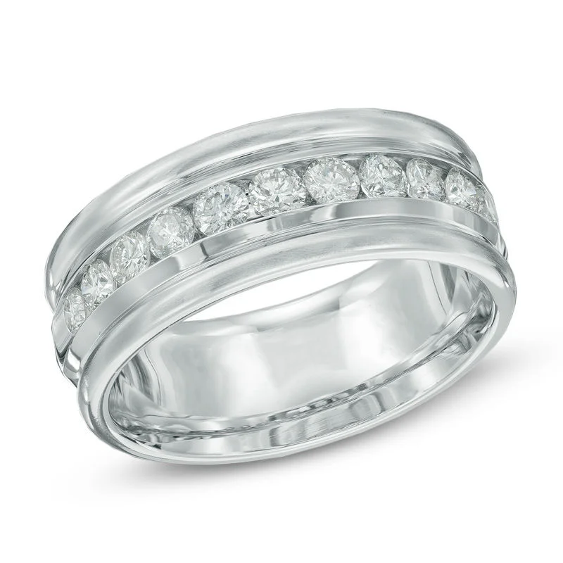 Men’s Channel-Set Diamond Wedding Band in 14K White Gold